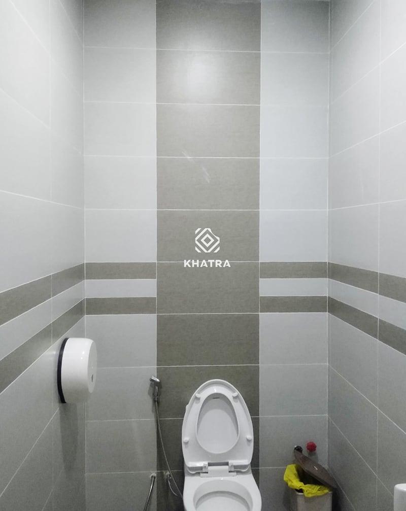 Gạch 30x60 trang trí tường Toilet